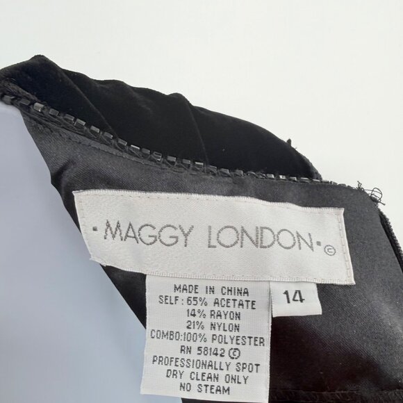 BEAUTIFUL MAGGY LONDON CRUSHED BLACK VELVET BEADED SCOOP NECK MESH SLEEVE DRESS - Picture 5 of 8